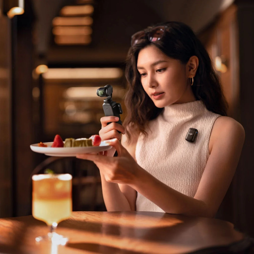 DJI Osmo Pocket 3 Creator Combo 4K 120fps Handheld 3-Axis Gimbal - CP.OS.00000302.01