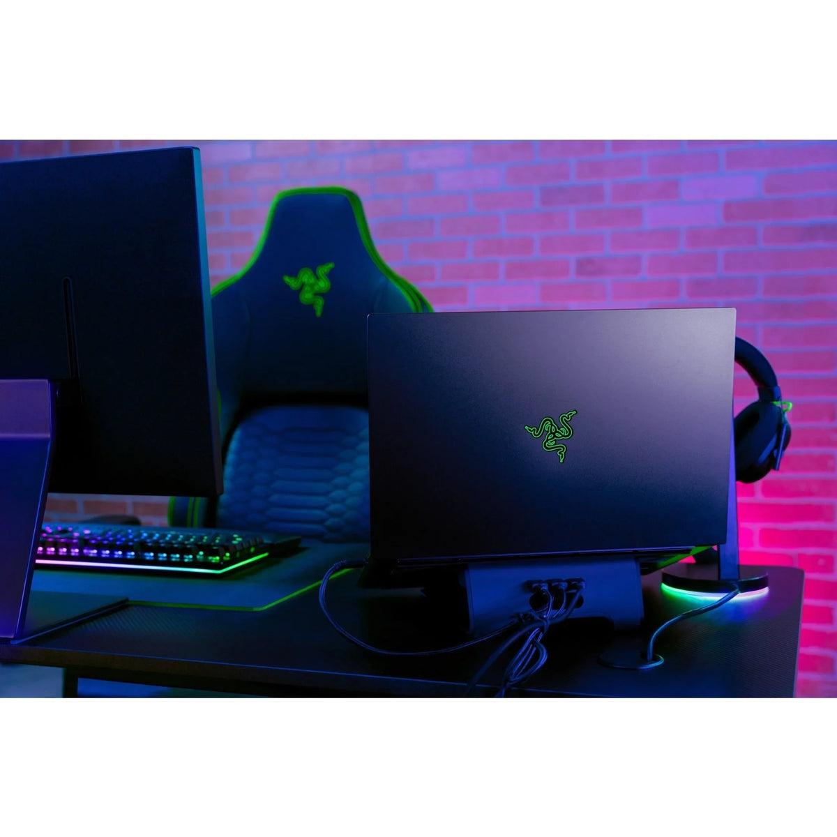 Blade 15 Advanced Edition 15.6" 4K UHD Gaming Laptop,  Core i9 i9-12900H, NVIDIA GeForce RTX 3080 Ti 16 GB, 1TB SSD, Windows 11 Home