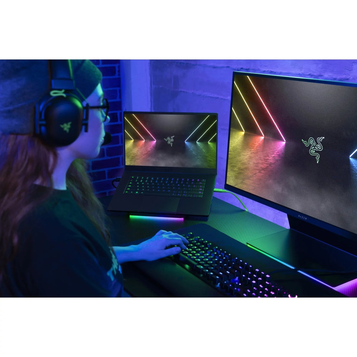 Blade 15 Advanced Edition 15.6" 4K UHD Gaming Laptop,  Core i9 i9-12900H, NVIDIA GeForce RTX 3080 Ti 16 GB, 1TB SSD, Windows 11 Home