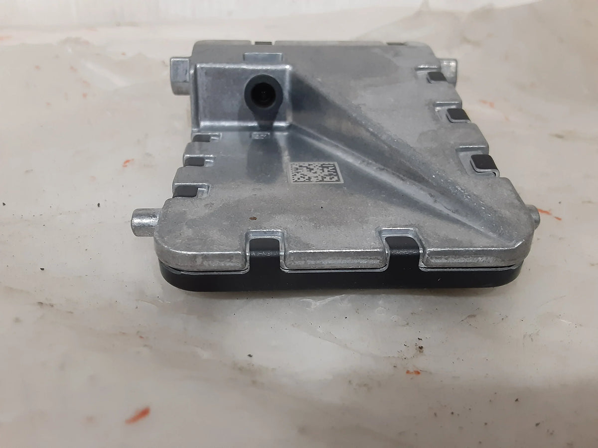 Pre-Owned 18-19  Camry Windshield Front View lane Departure Camera 8646C-06010 OEM (Good)