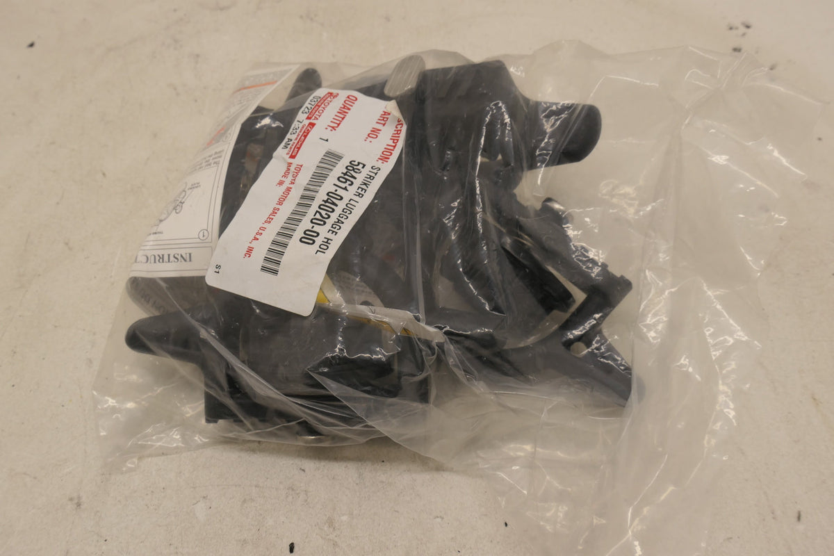 Pre-Owned 2023  Tundra Bed Rail Brackets OEM (Good)