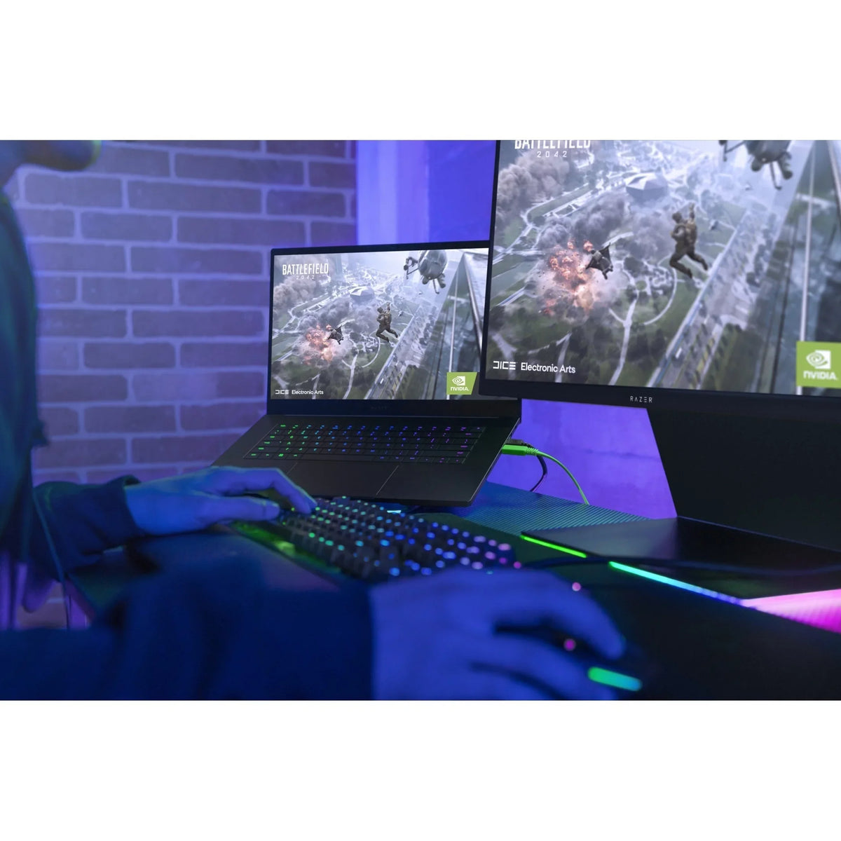 Blade 15 Advanced Edition 15.6" 4K UHD Gaming Laptop,  Core i9 i9-12900H, NVIDIA GeForce RTX 3080 Ti 16 GB, 1TB SSD, Windows 11 Home